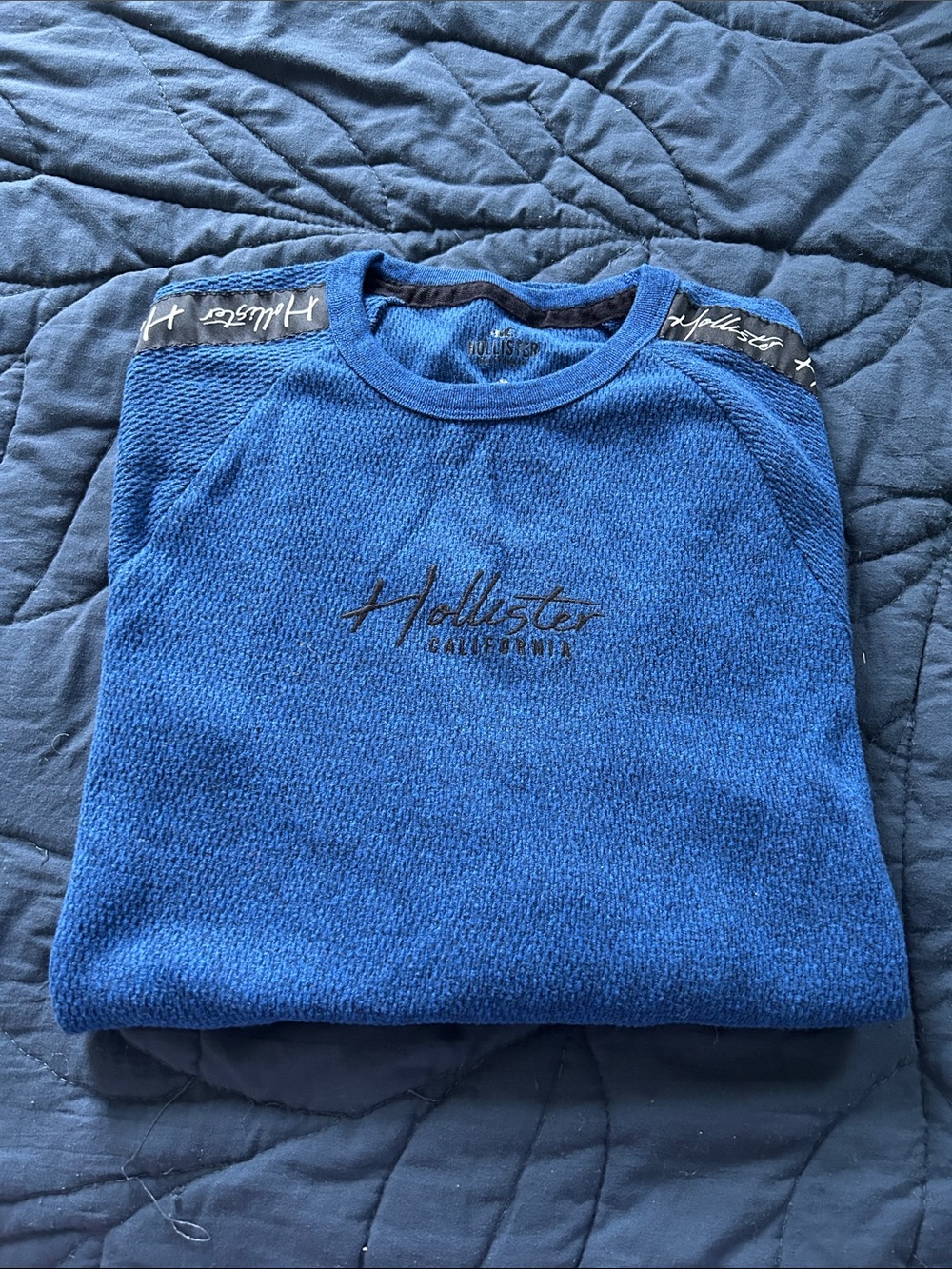 Hollister Men's Royal Blue Crewneck Sweater with Logo Shoulder Tape